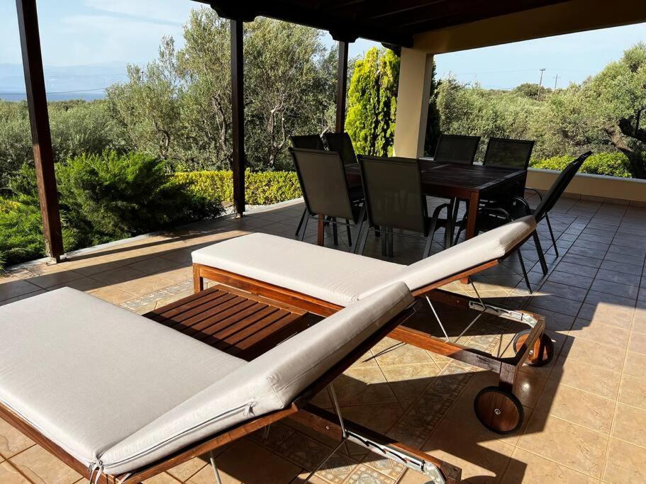 Ampelos Hillside Villa Akráta Eksteriør billede