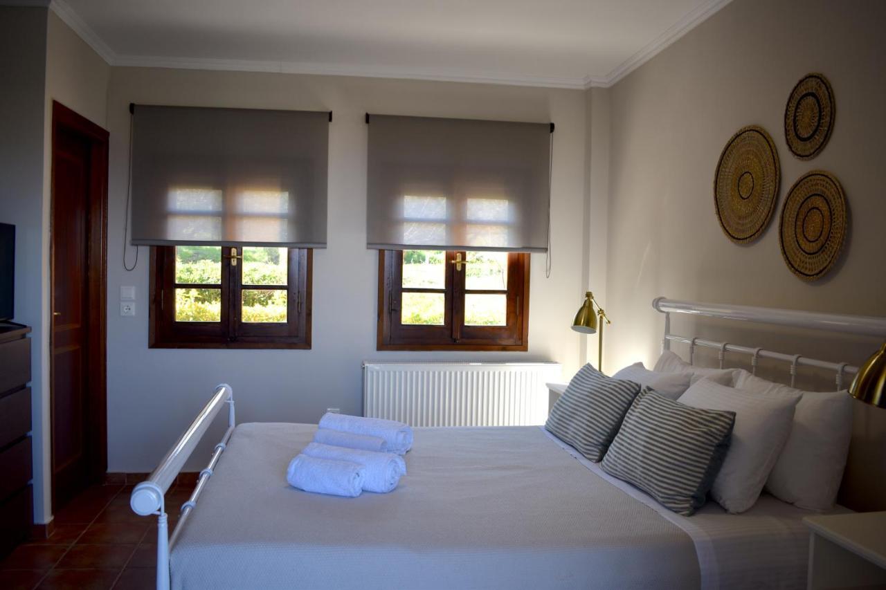 Ampelos Hillside Villa Akráta Eksteriør billede