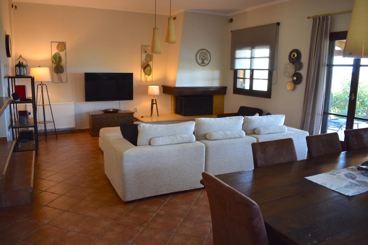 Ampelos Hillside Villa Akráta Eksteriør billede